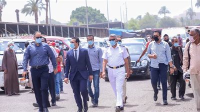 نائب محافظ قنا: التزام المواطنين والسائقين بارتداء الكمامات للحماية من كورونا