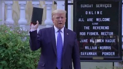 لغز حمل ترامب الإنجيل أمام البيت الأبيض