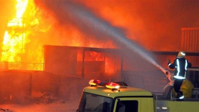 الحماية المدنية تجري عملية تبريد لصيدلية ومعمل تحاليل بمصر الجديدة | فيديو