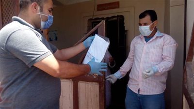 8 صور ترصد توزيع الصحة أدوية كورونا على المصابين بمنازل الشرقية