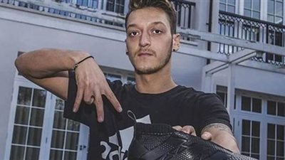 مسعود أوزيل يتلقى صدمة جديدة بسبب الرعاة