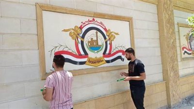 بأيدي الطلاب.. أعمال فنية لتجميل سور مستشفى بنها الجامعي