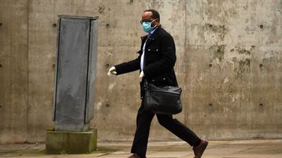 تعمد مصافحة زملائه.. موظف بالزراعة يرفض العزل المنزلي رغم الاشتباه في إصابته بكورونا