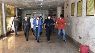 لجنة المتابعة الميدانية تتفقد مستشفيات العزل والمدينة الشبابية بأسوان | صور