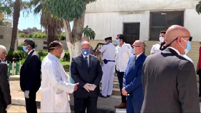 محافظ القاهرة يتفقد مستشفى صدر العباسية للتأكد من مخزون الأدوية