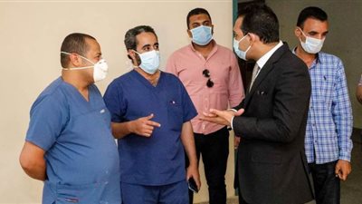 نائب محافظ قنا يتفقد المستشفيات لرصد توافر المستلزمات الطبية | صور