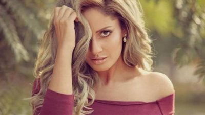 كارمن سليمان تطلب الدعاء للمطربة نهال بعد إصابتها بكورونا