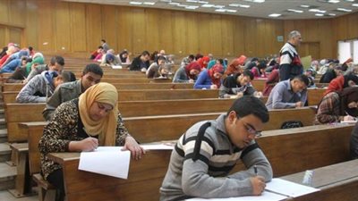 هل تعقد امتحانات السنوات النهائية أول يوليو بالكليات؟.. الجامعات تستعد بإجراءات احترازية.. ومناشدات بالتأجيل أو تحولها لأبحاث خوفًا من كورونا