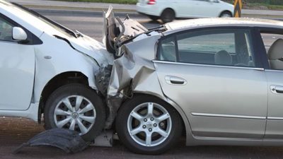 النيابة تعثر على لفافة سيجارة أثناء معاينتها لسيارة طالب مدينتي المتسبب في مصرع سيدة