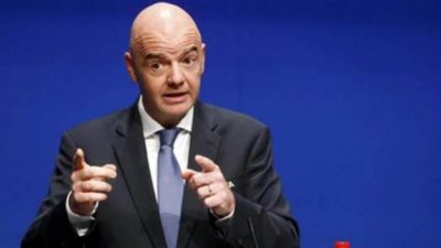 رئيس الفيفا: تضامن لاعبي الدوري الألماني مع جورج فلويد يستحق التصفيق وليس العقوبة