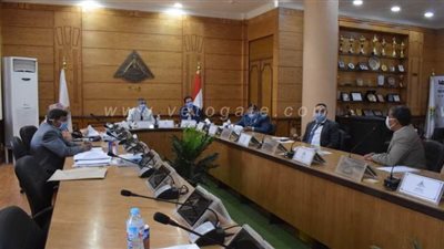 لجنة قيادات جامعة بنها تستقبل المتقدمين للوظائف الإشرافية