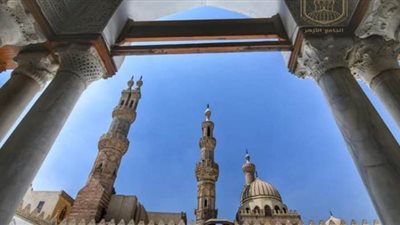 الأزهر يعلن إقامة صلاة الجمعة بدون جمهور.. ونقلها عبر التليفزيون والإنترنت