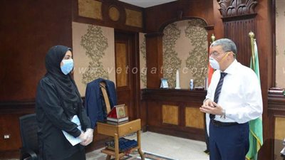 محافظ المنيا لمتعافية من كورونا: المرض ليس وصمة عار |  فيديو