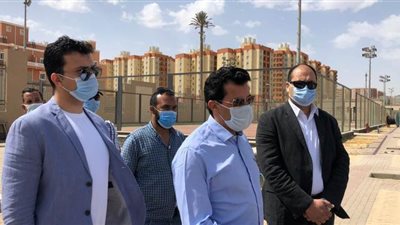 تمهيدا لافتتاحها ٣٠ يونيو.. أشرف صبحي يتفقد مدينة الشباب والرياضة بحي الأسمرات