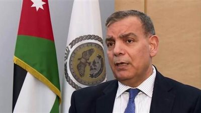 وزير عربي يشكو من 