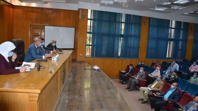 محافظ القليوبية يبحث إقامة محور على الضفة الشرقية للرياح التوفيقى