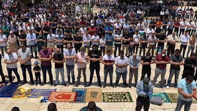 أداء أول صلاة جمعة في المسجد الأقصى بعد إعادة فتحه| صور