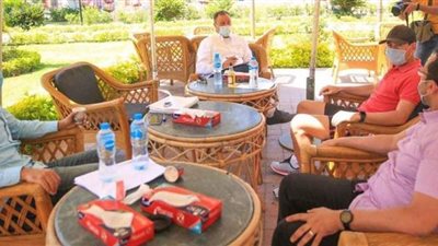 الخطيب ولجنة التخطيط للكرة بالأهلي يناقشون احتياجات فايلر