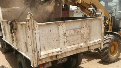 حملة لرفع 6 أطنان من القمامة والمخلفات بشوارع محافظة قنا | صور