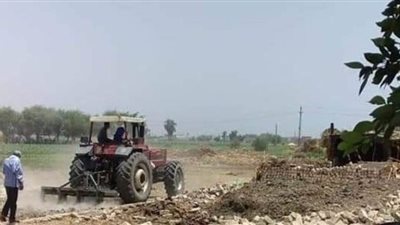 إزالة 12 حالة تعدٍ بالبناء على الأراضي الزراعية وأملاك الدولة بالمنيا