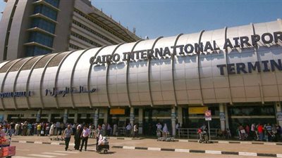 مطار القاهرة يستقبل 3 رحلات استثنائية لعودة المصريين بالكويت والسعودية