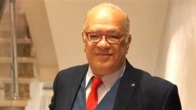 صلاح عبد الله لأشرف زكي: 