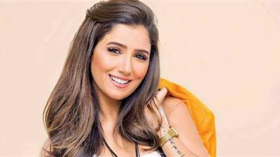 مي عمر بإطلالة جذابة بالأحمر في أحدث ظهور