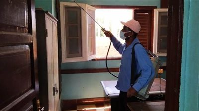 حملة تطهير وتعقيم بقرى مركز قفط للحد من انتشار كورونا | صور