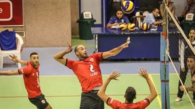 عبد اللطيف عثمان لاعب الطائرة يجدد تعاقده مع الأهلي