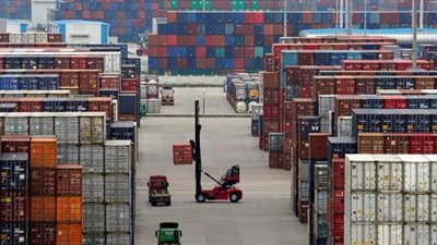 بسبب كورونا.. تراجع التبادل التجاري الصيني مع الولايات المتحدة وروسيا