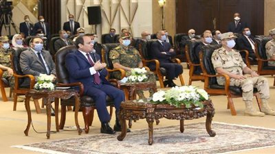 توافد عودة العالقين ومغادرة 1383 مصريا من الكويت عبر 8 رحلات.. تنفيذا لتكليف الرئيس