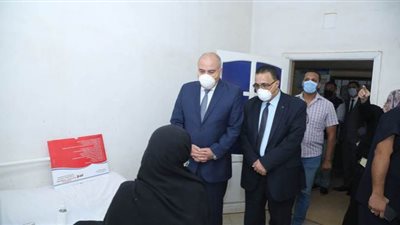 محافظ قنا يزور مستشفي فرشوط المركزي | صور