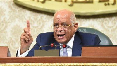 علي عبد العال يفتتح جلسة البرلمان.. وإحالة قوانين الانتخابات للجنة التشريعية