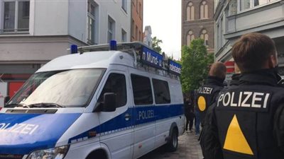 بعد السقوط من ارتفاع 10 أمتار.. طفل ألماني ينجو من الموت بأعجوبة