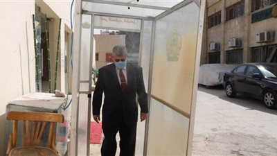 وزير القوي العاملة يتابع الإجراءات الاحترازية للعاملين عبر بوابة التعقيم