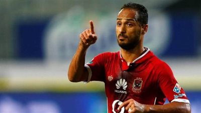 شاهد.. وليد سليمان في وصلة تدريبات بالكرة في منزله