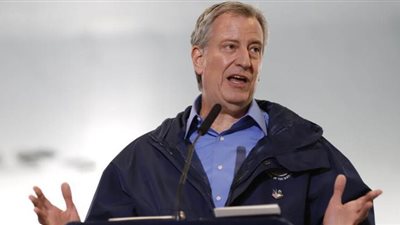 عمدة نيويورك ينهي حظر التجوال الليلي قبل يوم من موعده