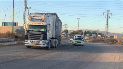 دخول قافلة شاحنات أمريكية من العراق إلى الأراضي السورية