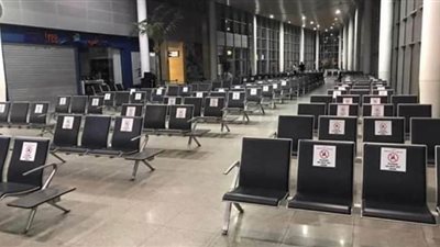 مطار برج العرب ينتهي من نشر الإجراءات الاحترازية للحد من كورونا | صور