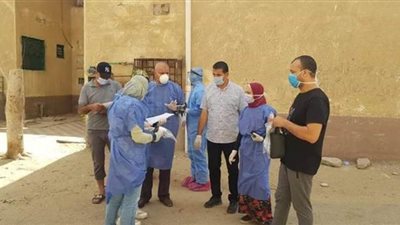 صحة الإسماعيلية توزع حقائب علاجية على حالات العزل المنزلي بفايد | صور