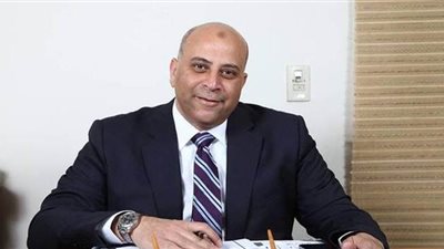 عمرو غلاب يطالب بتوفير أدوات الوقاية لعمال النظافة: 