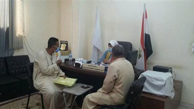 رئيسة مدينة نقادة تستقبل المواطنين لحل مشاكلهم | صور