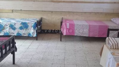 مفارش وثلاجات وتباعد بين الأسرة.. 