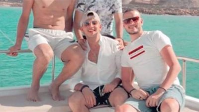 أفشة يقضي إجازته في إحدى المدن الساحلية