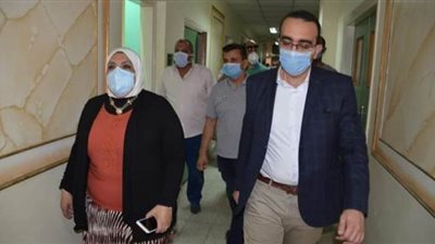 نائب محافظ الإسماعيلية يتفقد مستشفى جامعة قناة السويس قبل استقبال مصابي كورونا