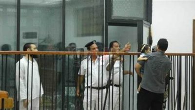 تأجيل إعادة إجراءات محاكمة ٣ متهمين ب