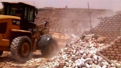 إحالة ١٢ من المتعدين على الأراضي بأسوان للنيابة العسكرية | صور