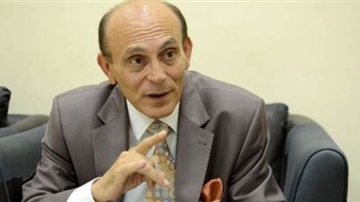 محمد صبحي يوجه رسالة دعم للمرأة: 