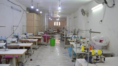 تشميع مصنع ينتج كمامات وبدل وقائية غير مطابقة للمواصفات بالجيزة | صور