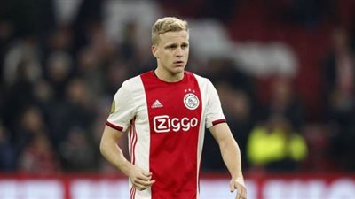 نجم أياكس ووكيله يطالبان إدارة ريال مدريد بحسم مصيره